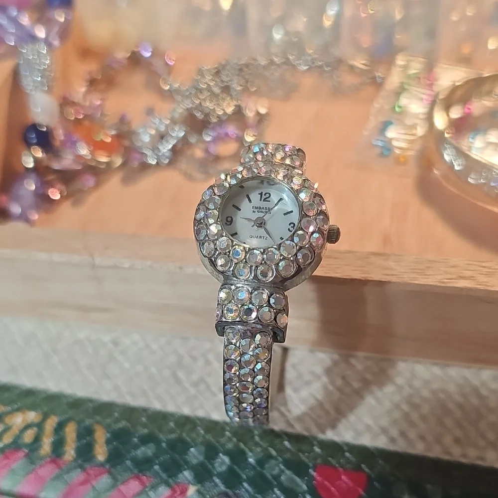 Embassey By Gruen GEM 1915L Watch